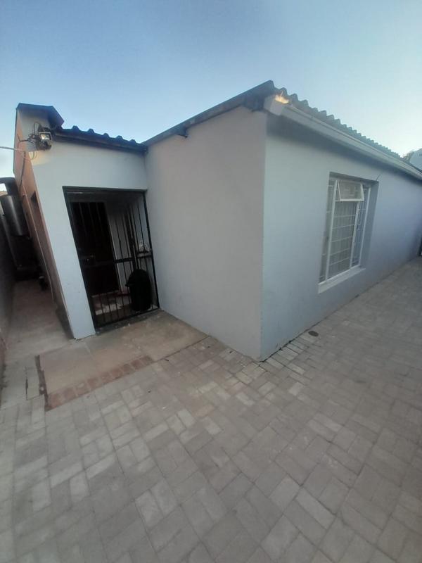 To Let 2 Bedroom Property for Rent in Primrose Gauteng