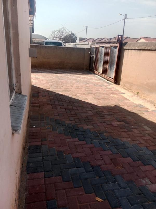 To Let 3 Bedroom Property for Rent in Windmill Park Gauteng