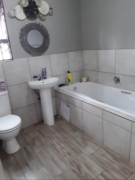To Let 2 Bedroom Property for Rent in Vosloorus Gauteng