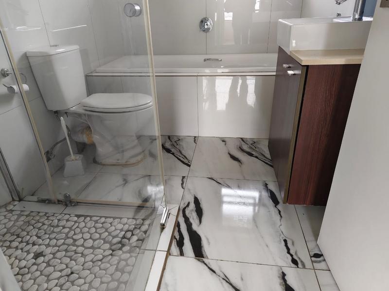 To Let 2 Bedroom Property for Rent in Beverley Gauteng