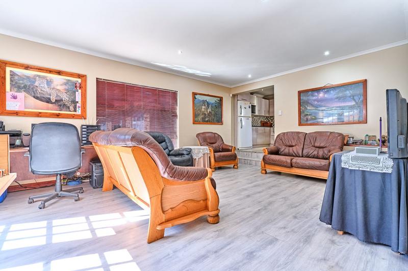 3 Bedroom Property for Sale in Radiokop Gauteng