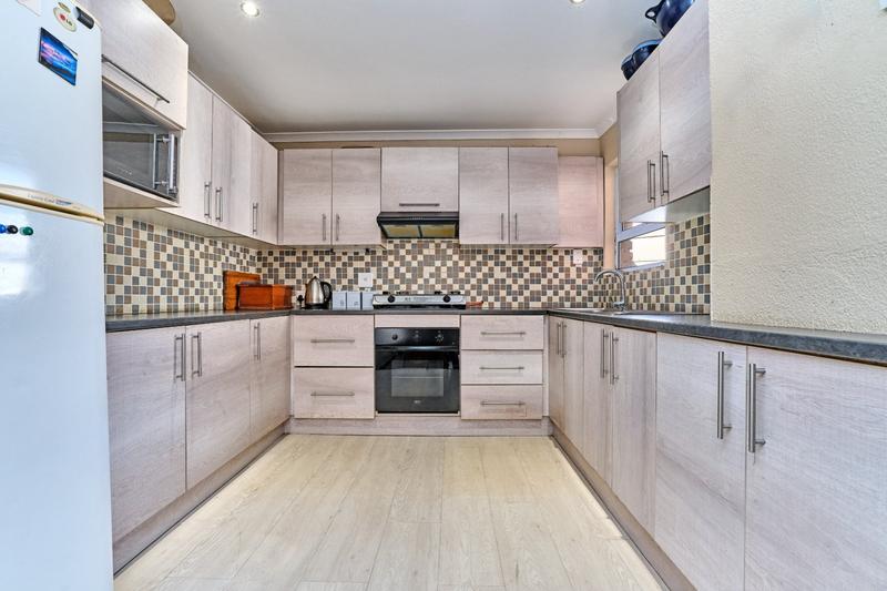 3 Bedroom Property for Sale in Radiokop Gauteng
