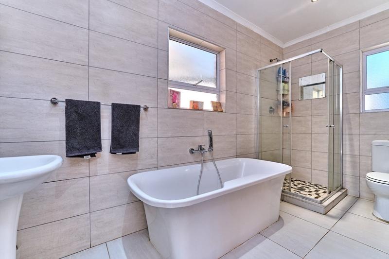 3 Bedroom Property for Sale in Radiokop Gauteng