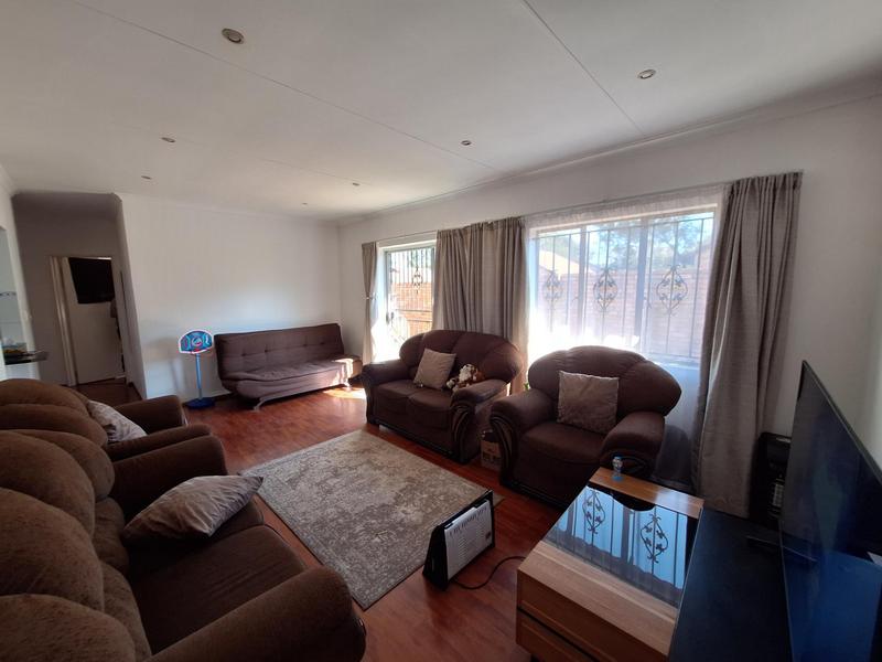 To Let 2 Bedroom Property for Rent in Halfway Gardens Gauteng
