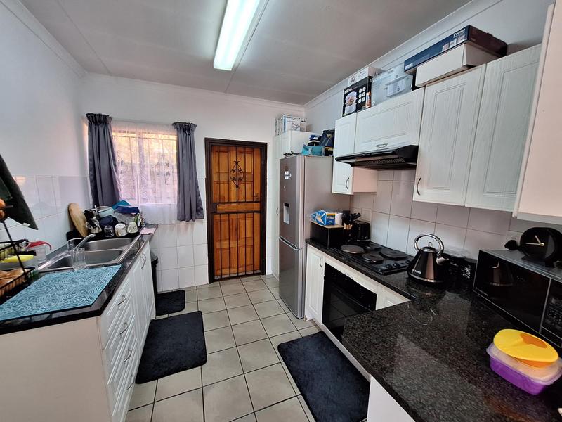 To Let 2 Bedroom Property for Rent in Halfway Gardens Gauteng