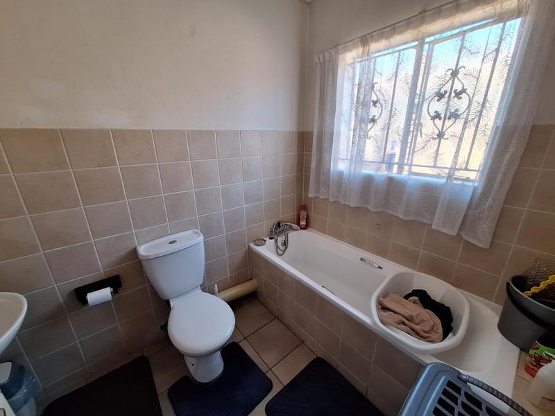 To Let 2 Bedroom Property for Rent in Halfway Gardens Gauteng