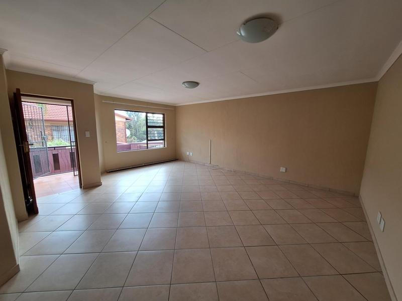 To Let 3 Bedroom Property for Rent in Eldoraigne Gauteng