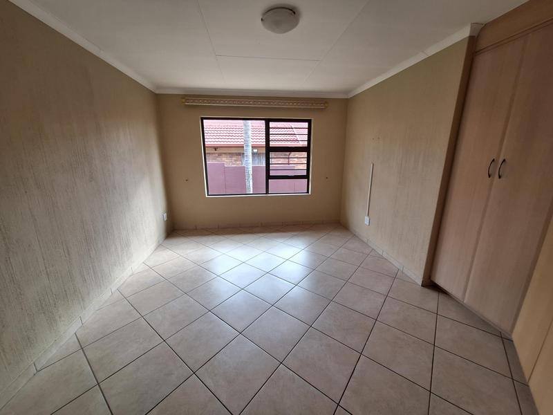 To Let 3 Bedroom Property for Rent in Eldoraigne Gauteng