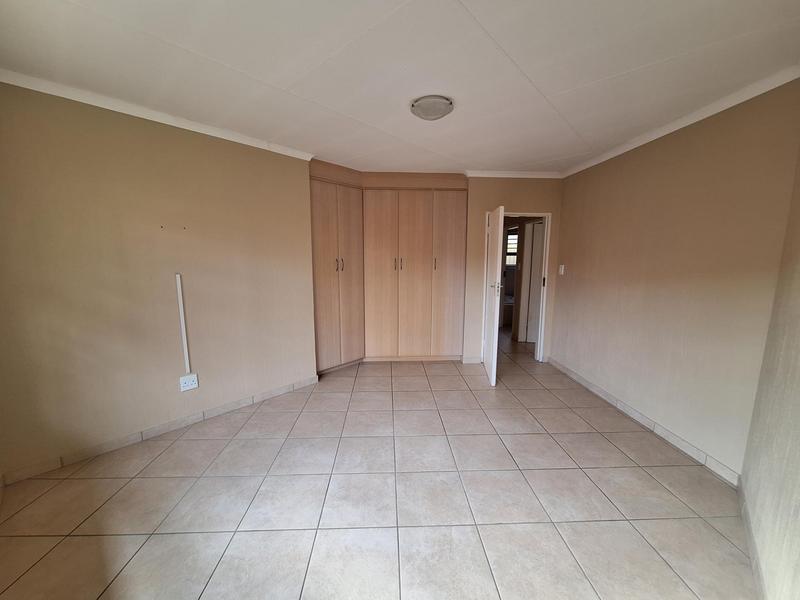 To Let 3 Bedroom Property for Rent in Eldoraigne Gauteng