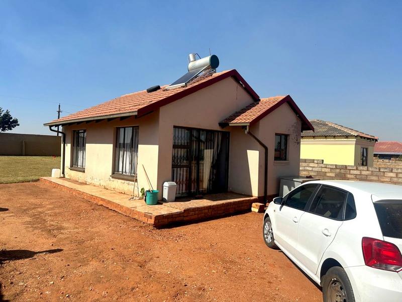 2 Bedroom Property for Sale in Lawley Gauteng