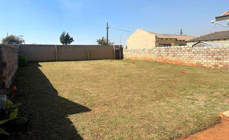 2 Bedroom Property for Sale in Lawley Gauteng