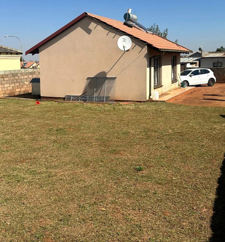 2 Bedroom Property for Sale in Lawley Gauteng