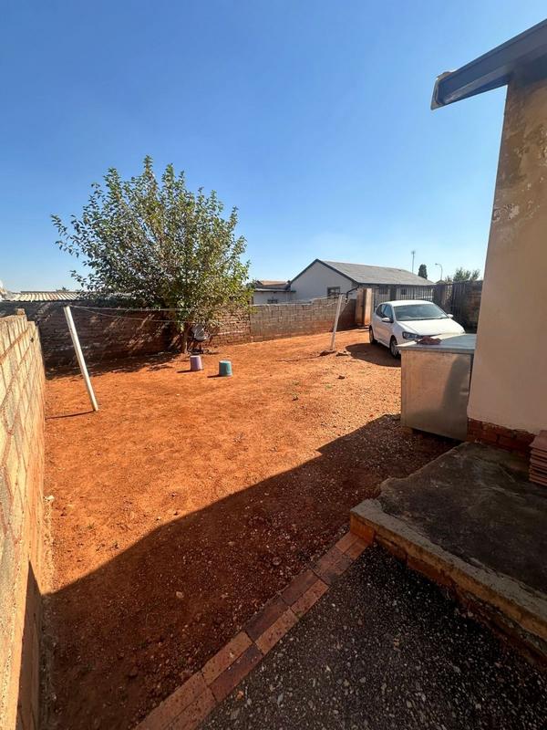 2 Bedroom Property for Sale in Lawley Gauteng