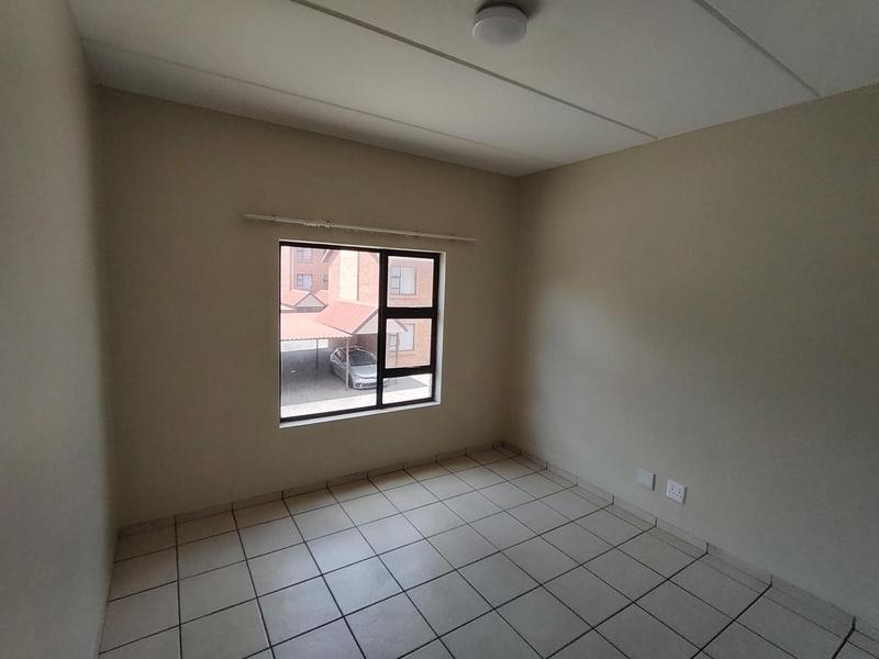 To Let 2 Bedroom Property for Rent in Kosmosdal Gauteng