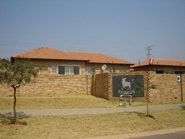 3 Bedroom Property for Sale in Kosmosdal Gauteng