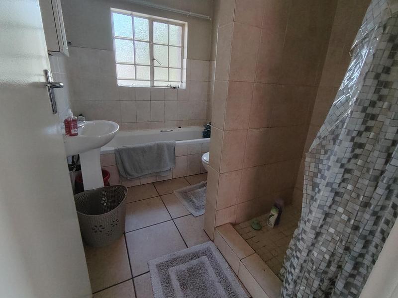 2 Bedroom Property for Sale in The Reeds Gauteng
