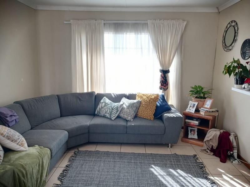 2 Bedroom Property for Sale in The Reeds Gauteng