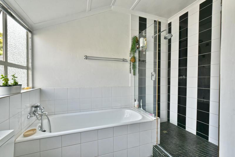 1 Bedroom Property for Sale in Craighall Park Gauteng