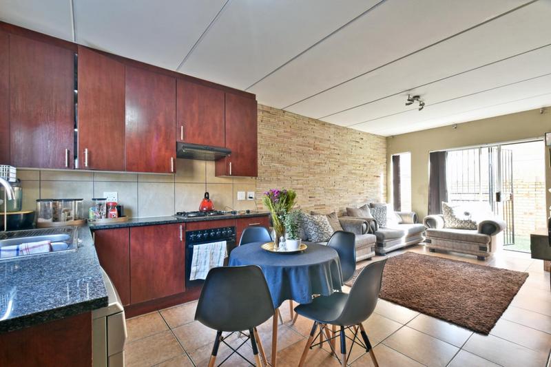 3 Bedroom Property for Sale in Wilgeheuwel Gauteng