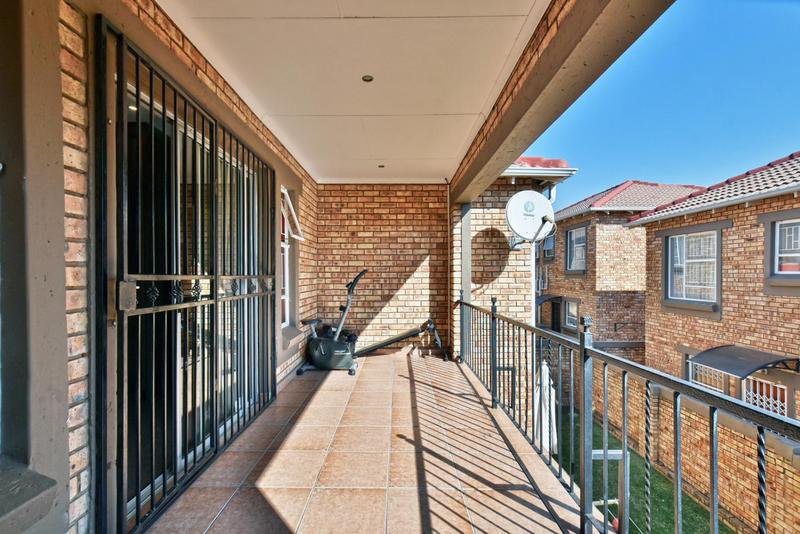 3 Bedroom Property for Sale in Wilgeheuwel Gauteng