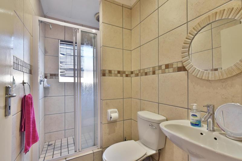 3 Bedroom Property for Sale in Wilgeheuwel Gauteng