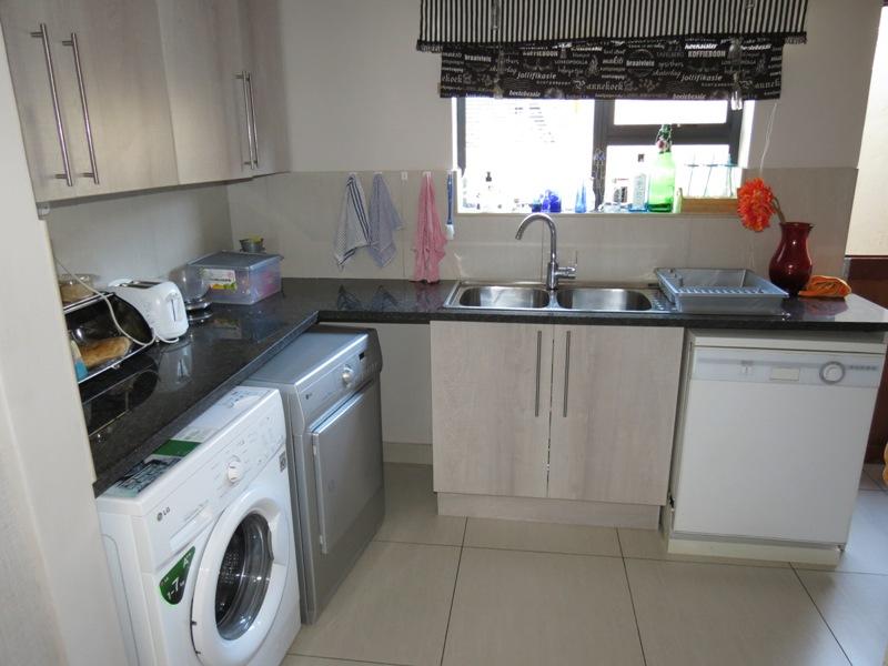 To Let 3 Bedroom Property for Rent in Midlands Estate Gauteng
