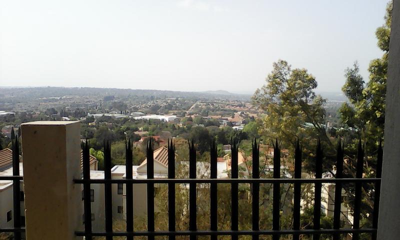 To Let 3 Bedroom Property for Rent in Constantia Kloof Gauteng