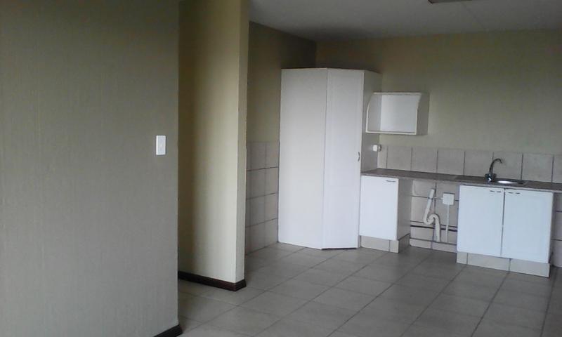 To Let 3 Bedroom Property for Rent in Constantia Kloof Gauteng