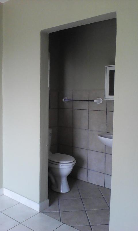 To Let 3 Bedroom Property for Rent in Constantia Kloof Gauteng