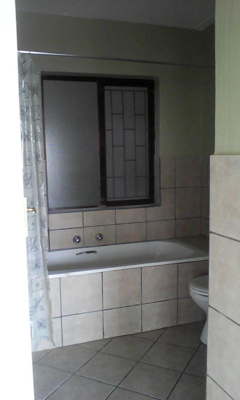 To Let 3 Bedroom Property for Rent in Constantia Kloof Gauteng