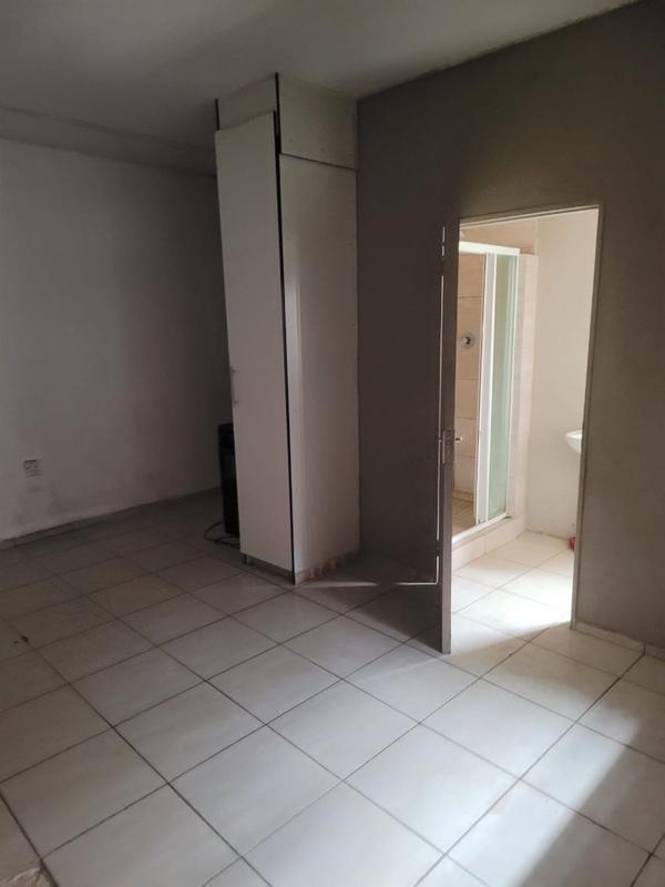 181 Bedroom Property for Sale in Vosloorus Gauteng
