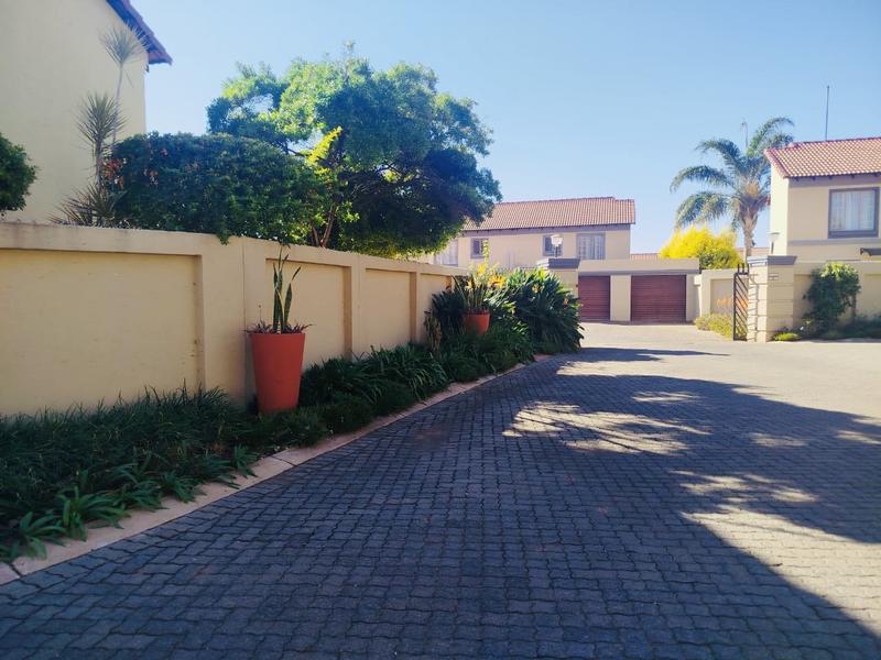 2 Bedroom Property for Sale in Annlin Gauteng