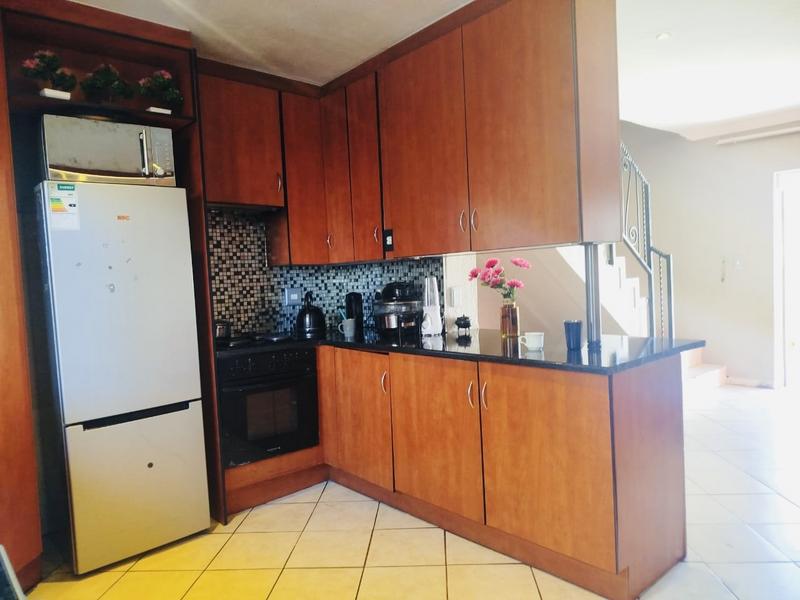 2 Bedroom Property for Sale in Annlin Gauteng