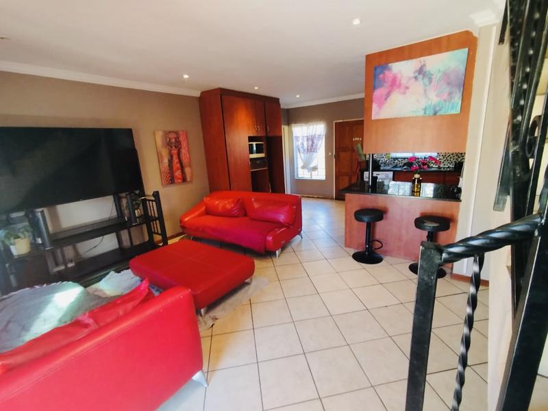 2 Bedroom Property for Sale in Annlin Gauteng