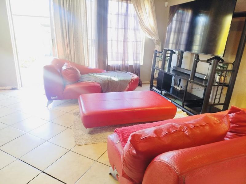 2 Bedroom Property for Sale in Annlin Gauteng