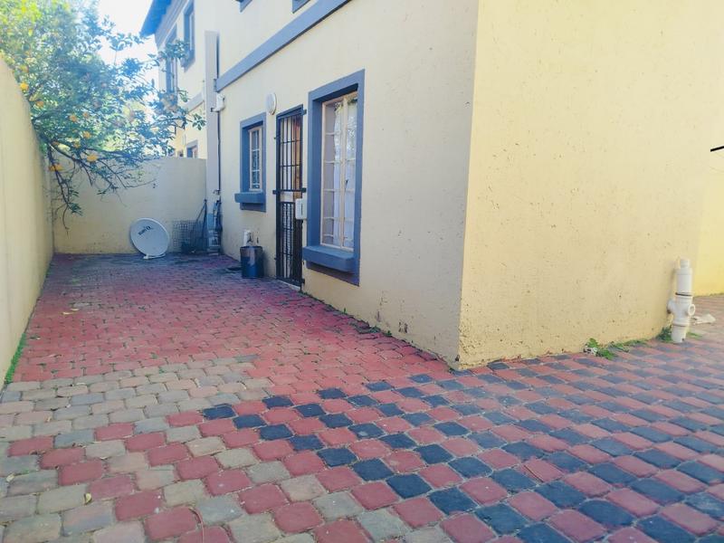 2 Bedroom Property for Sale in Annlin Gauteng