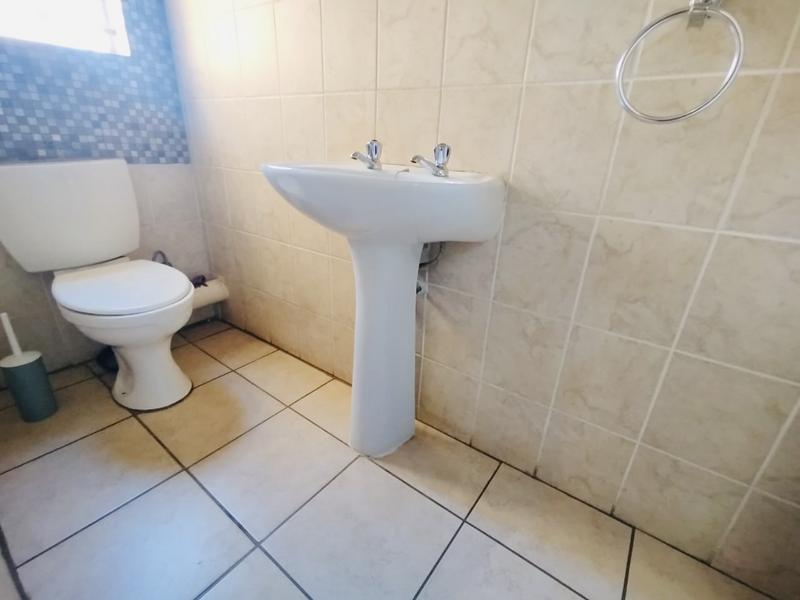 2 Bedroom Property for Sale in Annlin Gauteng