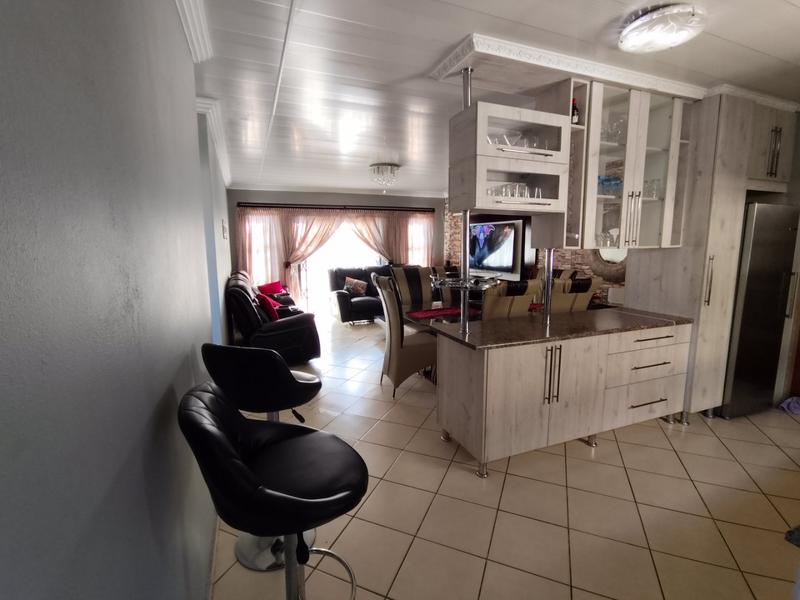 3 Bedroom Property for Sale in Heatherview Gauteng