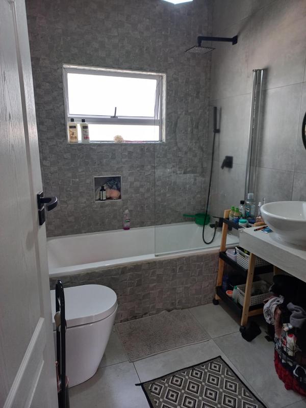 5 Bedroom Property for Sale in Kelvin Gauteng