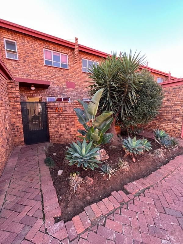 2 Bedroom Property for Sale in Dorandia Gauteng