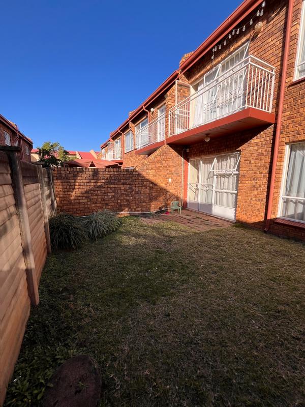 2 Bedroom Property for Sale in Dorandia Gauteng