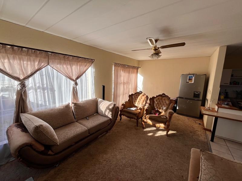 2 Bedroom Property for Sale in Dorandia Gauteng