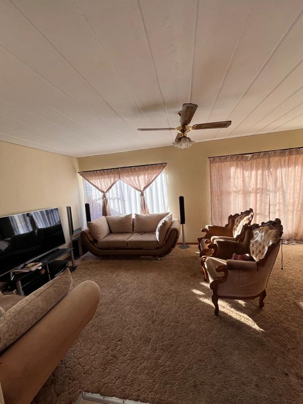 2 Bedroom Property for Sale in Dorandia Gauteng