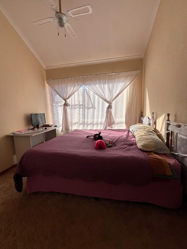 2 Bedroom Property for Sale in Dorandia Gauteng