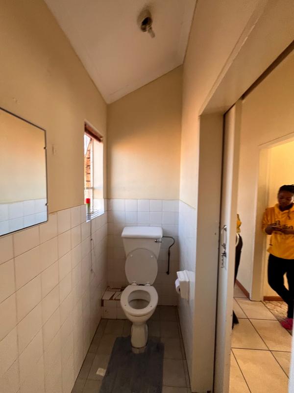 2 Bedroom Property for Sale in Dorandia Gauteng