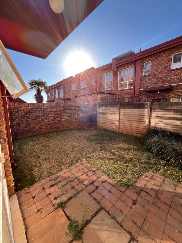 2 Bedroom Property for Sale in Dorandia Gauteng