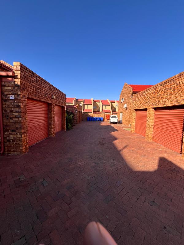 2 Bedroom Property for Sale in Dorandia Gauteng