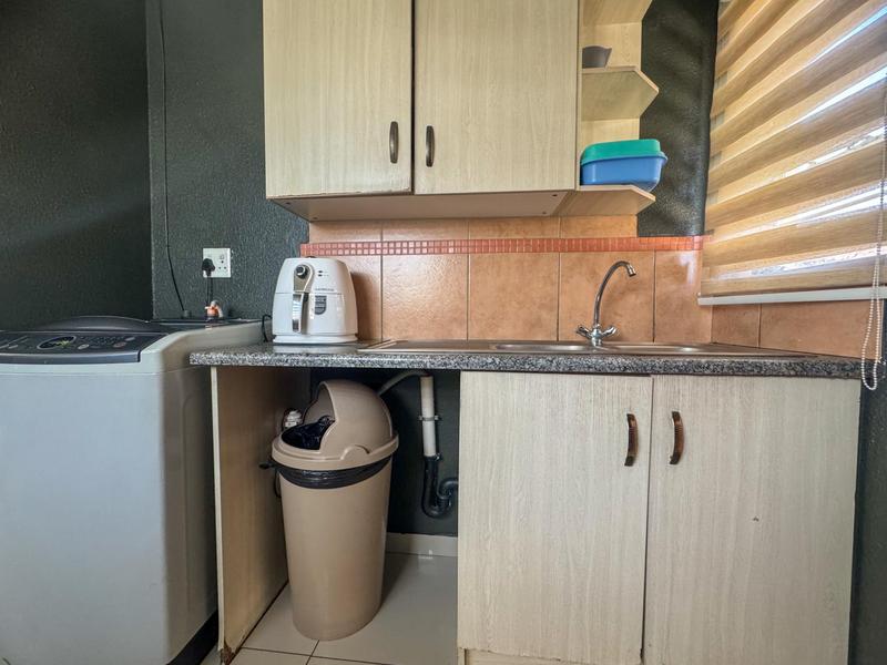 To Let 3 Bedroom Property for Rent in Alveda Park Gauteng
