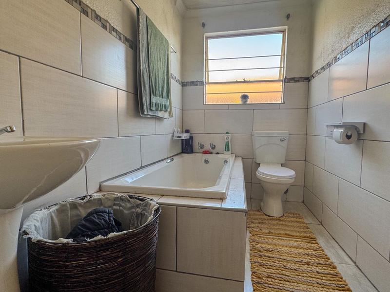 To Let 3 Bedroom Property for Rent in Alveda Park Gauteng