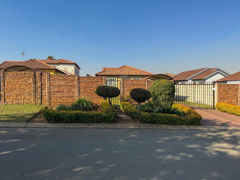 To Let 3 Bedroom Property for Rent in Alveda Park Gauteng